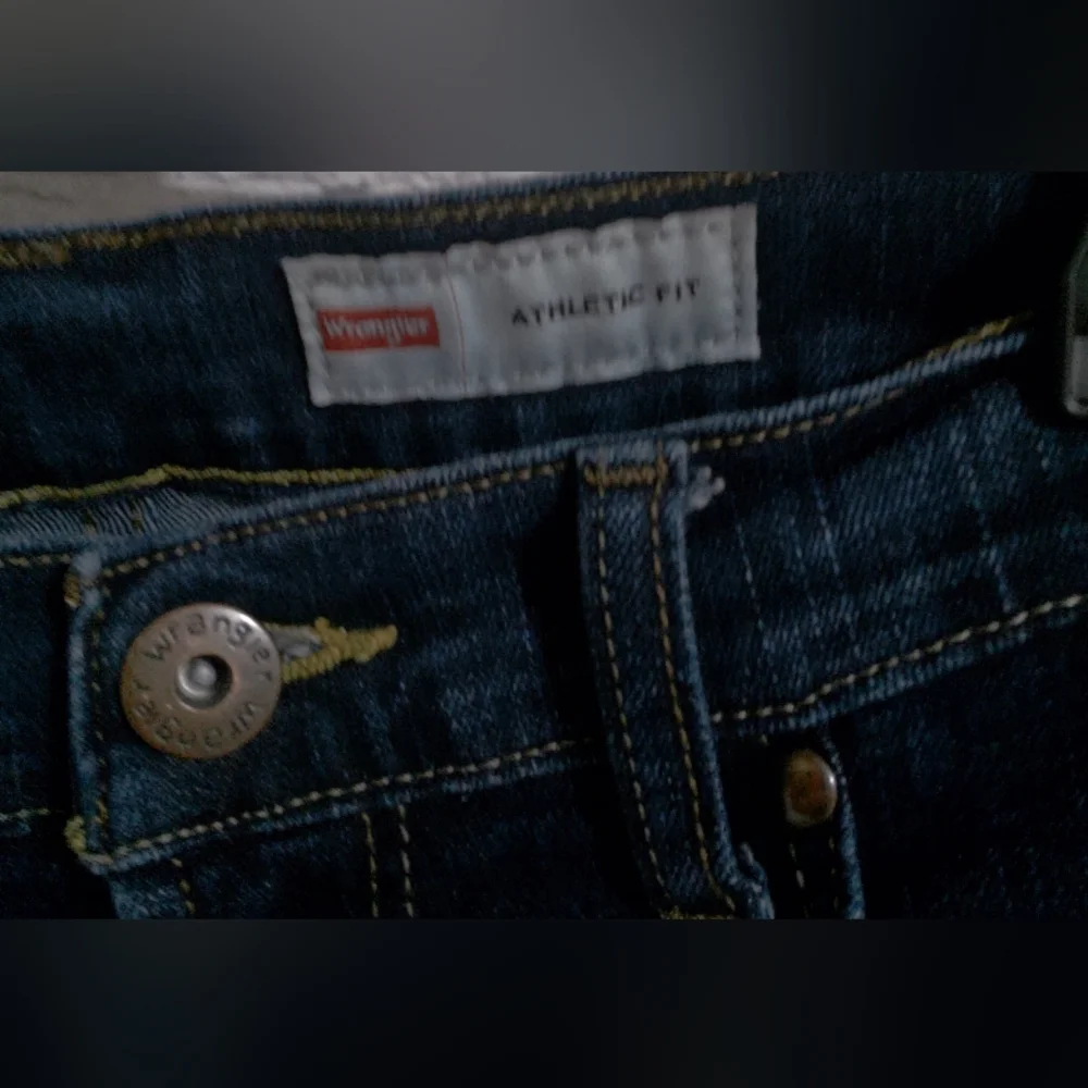 Wrangler Deep Blue Athletic Fit Waist 30 - Picture 2 of 4